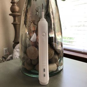 Oral-B Electric Tooth Brush